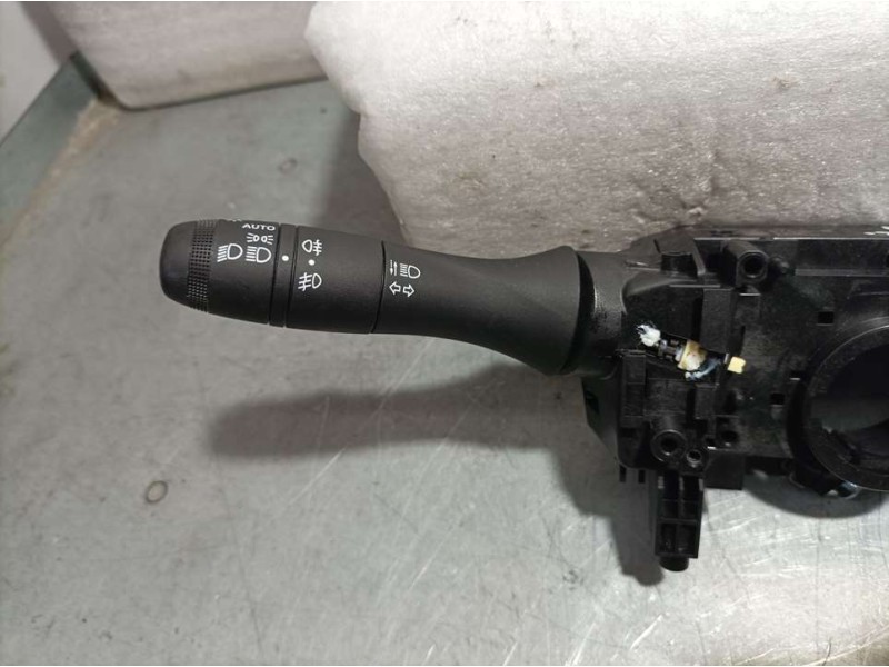 Recambio de mando luces y limpia para dacia sandero 1.0 tce 90 referencia OEM IAM 255670975R 10508388 