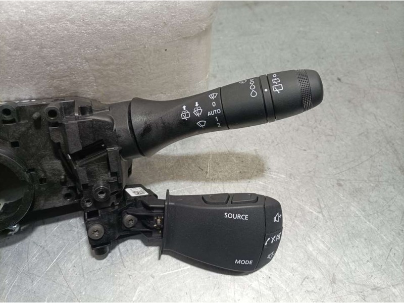 Recambio de mando luces y limpia para dacia sandero 1.0 tce 90 referencia OEM IAM 255670975R 10508388 