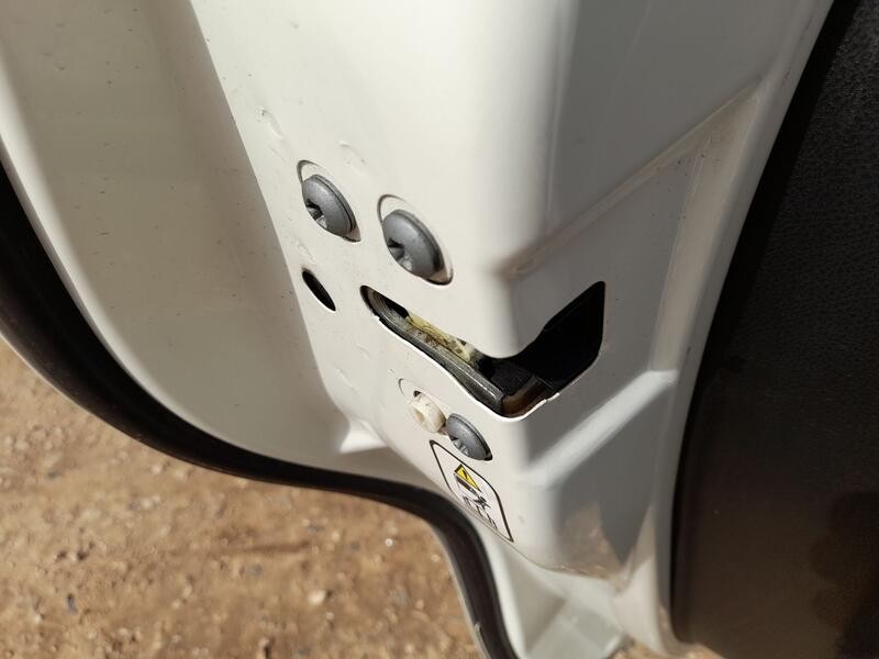 Recambio de cerradura puerta trasera izquierda para fiat 500l (351_, 352_) 1.4 (199lyb1b) referencia OEM IAM 52018125  