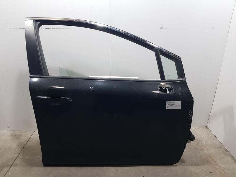 Recambio de puerta delantera derecha para toyota corolla (e21) hybrid active referencia OEM IAM 6700102560  