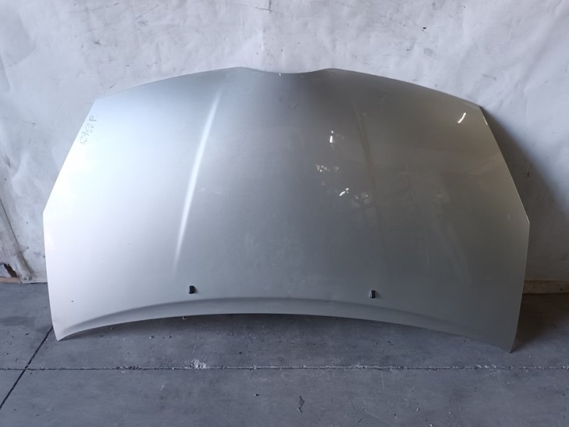 Recambio de capot para toyota corolla verso (r1) 2.2 d-4d luna referencia OEM IAM  TOCADO 