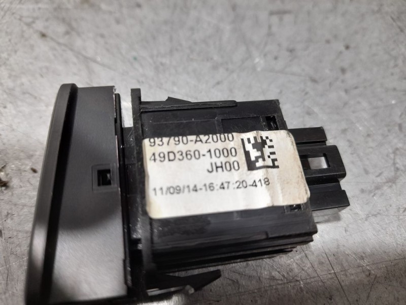 Recambio de warning para kia cee´d attract referencia OEM IAM 93790A2000  