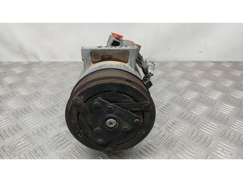 Recambio de compresor aire acondicionado para renault captur zen referencia OEM IAM 926000734R VALEO T72634BC 907624228