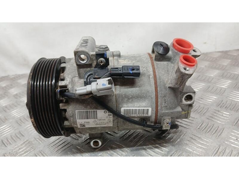 Recambio de compresor aire acondicionado para renault captur zen referencia OEM IAM 926000734R VALEO T72634BC 907624228