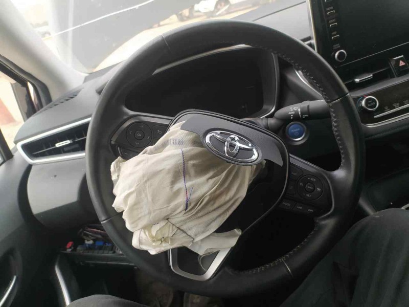 Recambio de volante para toyota corolla (e21) hybrid active referencia OEM IAM 4510202790C0  