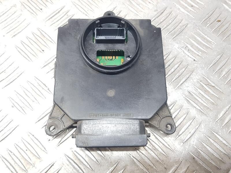 Recambio de centralita faro para lexus es 300h referencia OEM IAM 8990833080  DERECHA