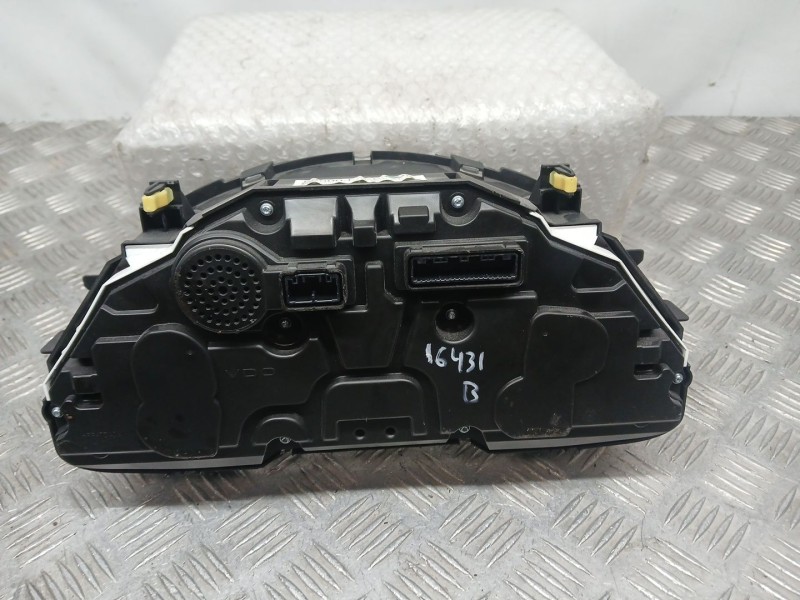 Recambio de cuadro instrumentos para toyota auris hybrid active referencia OEM IAM 83800F2E63  A2C94485000