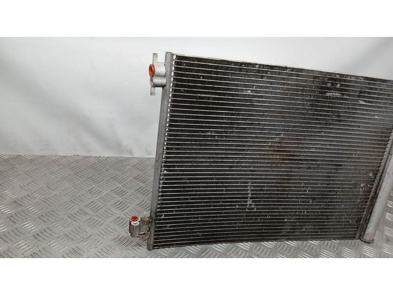 Recambio de condensador / radiador aire acondicionado para renault captur zen referencia OEM IAM 821006843R VALEO M157442