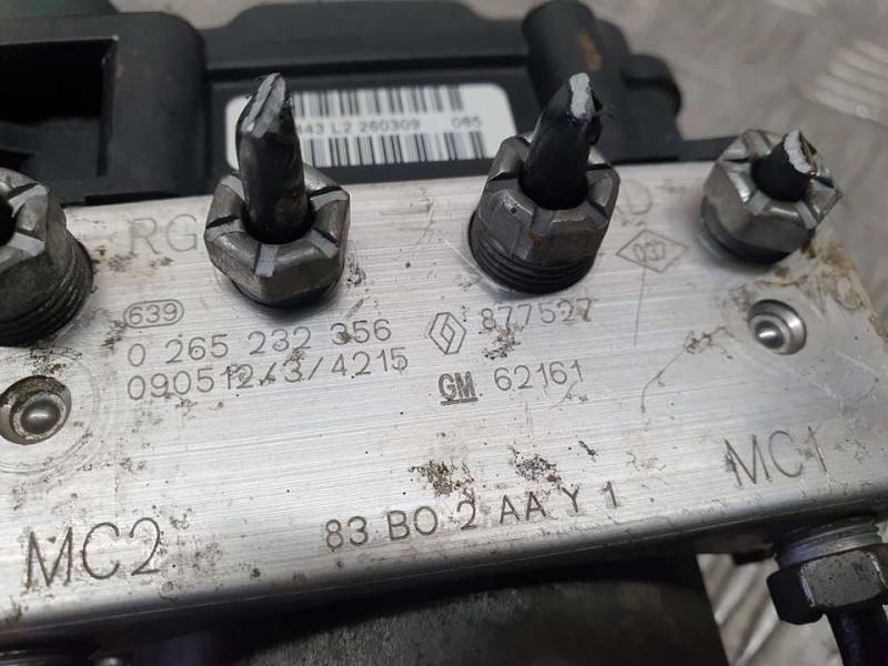 Recambio de abs para renault trafic combi (ab 4.01) 6 - plazas, acristalado parcial, combi corto referencia OEM IAM 877527 02652