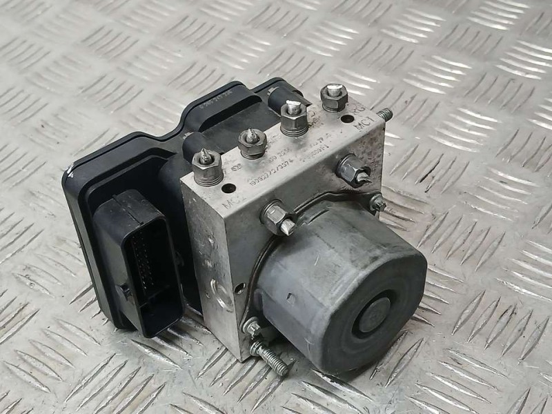 Recambio de abs para smart fortwo coupe electric drive / eq pull&bear (453.391) referencia OEM IAM A4539007703 476602288R BOSCH