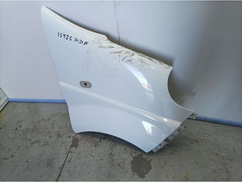 Recambio de aleta delantera derecha para renault trafic combi (ab 4.01) 6 - plazas, acristalado parcial, combi corto referencia 