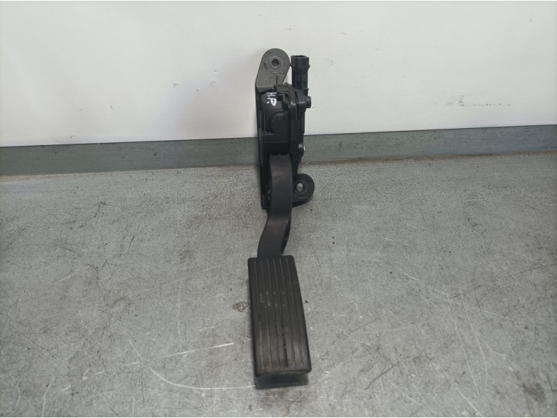 Recambio de potenciometro pedal para hyundai i20 classic referencia OEM IAM 32700B9010  