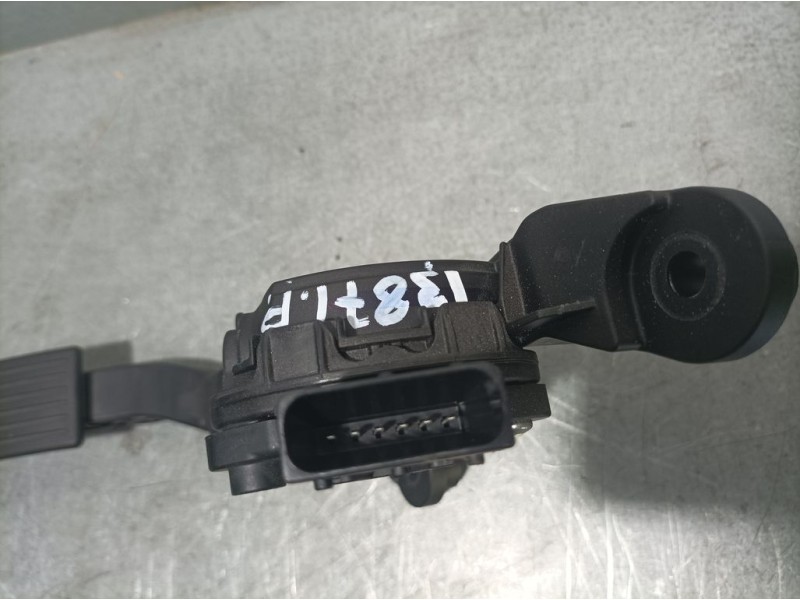 Recambio de potenciometro pedal para hyundai i20 classic referencia OEM IAM 32700B9010  