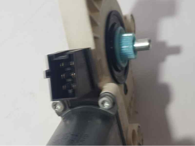 Recambio de motor elevalunas delantero izquierdo para mercedes-benz clase b (w245) 180 cdi (245.207) referencia OEM IAM A1698204