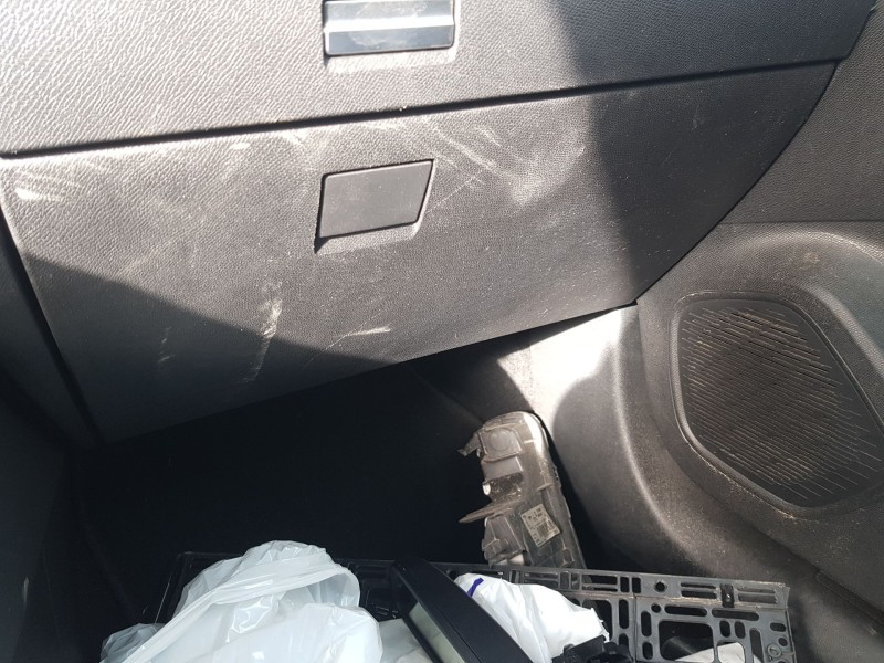 Recambio de guantera para citroën c4 iii (ba_, bb_, bc_) 1.5 bluehdi 130 (bbyhzb) referencia OEM IAM 98317156ZD INFERIOR 