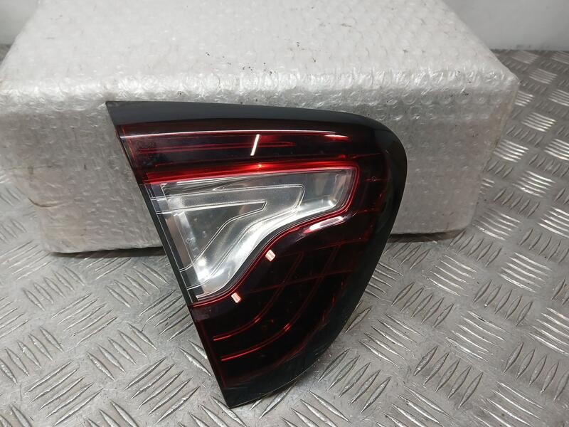 Recambio de piloto trasero izquierdo para renault captur zen referencia OEM IAM 265555726R  