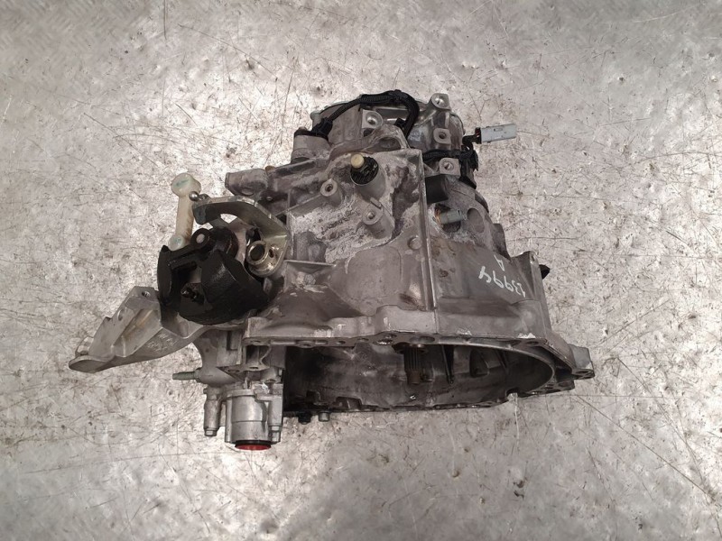 Recambio de caja cambios para opel corsa f edition referencia OEM IAM 20R105 3024833C 6VELOCIDADES