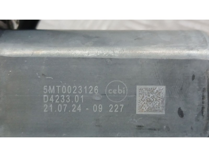 Recambio de elevalunas trasero izquierdo para jeep avenger (j2) electric referencia OEM IAM 52232934 ELECTRICO 6 PINS HILEX 1300