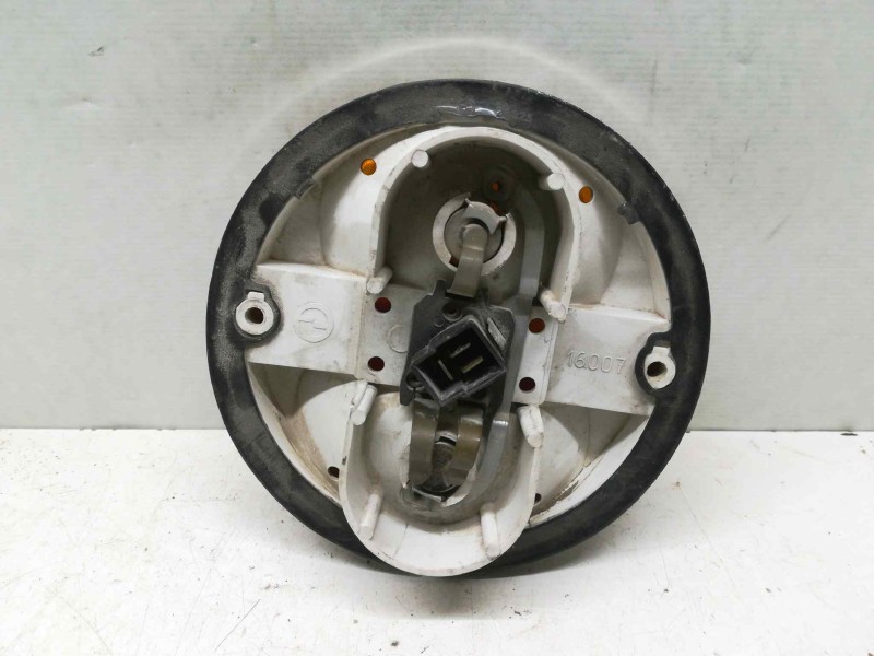 Recambio de piloto trasero derecho para seat 850 850n referencia OEM IAM   