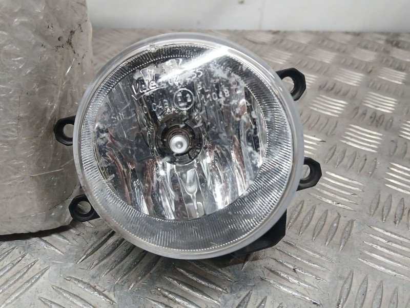 Recambio de faro antiniebla derecho para toyota auris hybrid active referencia OEM IAM 8121002110 VALEO 90008490
