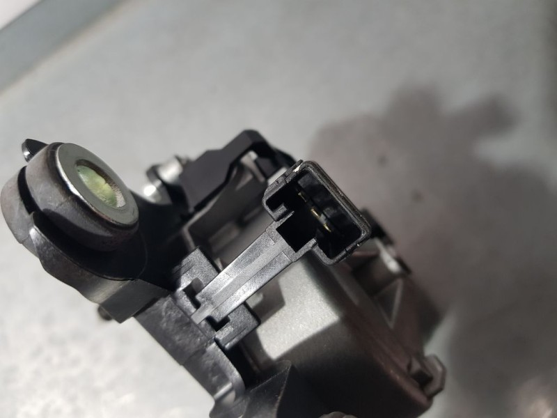 Recambio de motor limpia trasero para land rover evoque 2.0 td4 cat referencia OEM IAM BJ3217404AA W000027061 VALEO