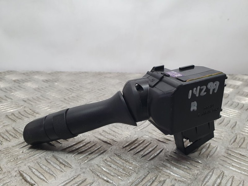 Recambio de mando limpia para toyota verso active referencia OEM IAM 0521017F525  