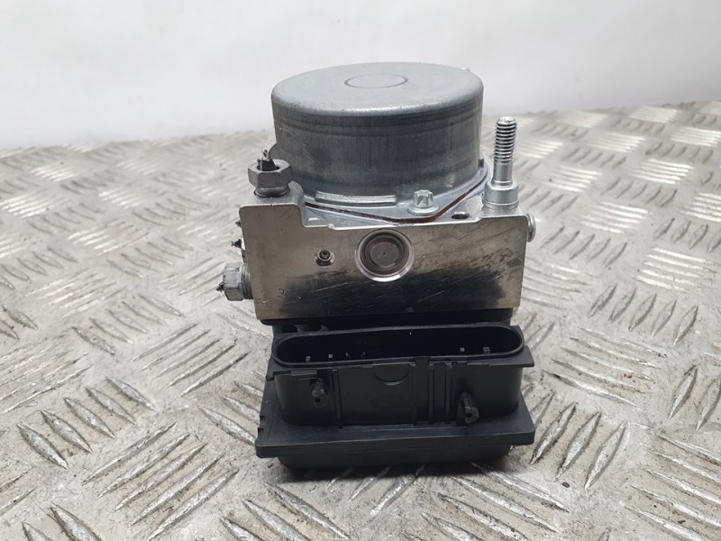 Recambio de abs para renault clio iii dynamique referencia OEM IAM 8200747140 0265232077 