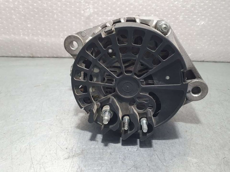 Recambio de alternador para opel zafira b cosmo referencia OEM IAM F86218660  