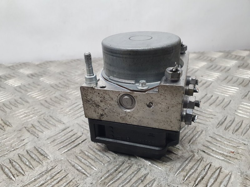 Recambio de abs para renault clio iii dynamique referencia OEM IAM 8200747140 0265232077 