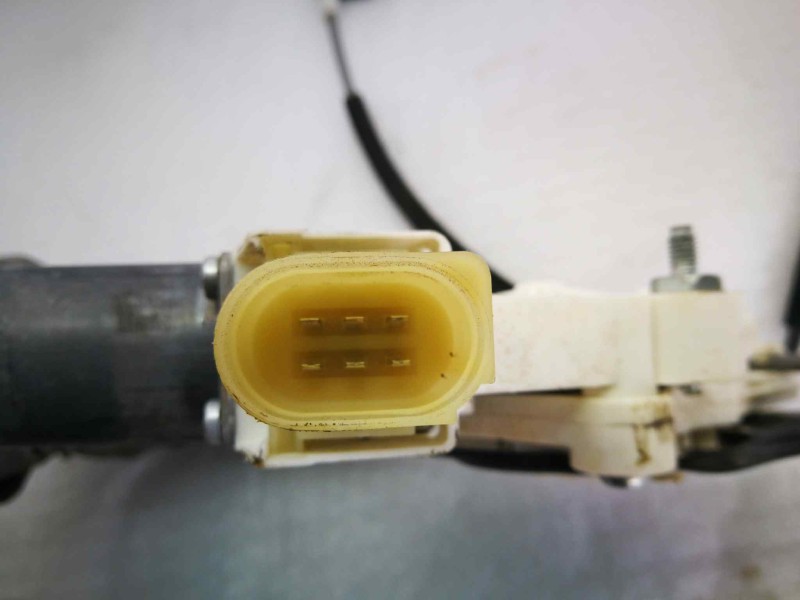 Recambio de elevalunas delantero izquierdo para bmw serie 1 berlina (e81/e87) 118d referencia OEM IAM 51337138465 9966024102 CLA