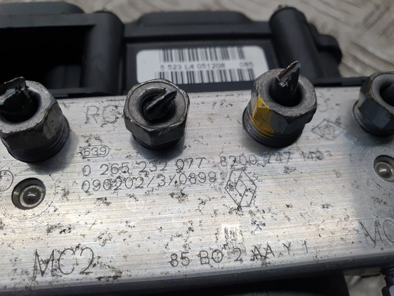 Recambio de abs para renault clio iii dynamique referencia OEM IAM 8200747140 0265232077 