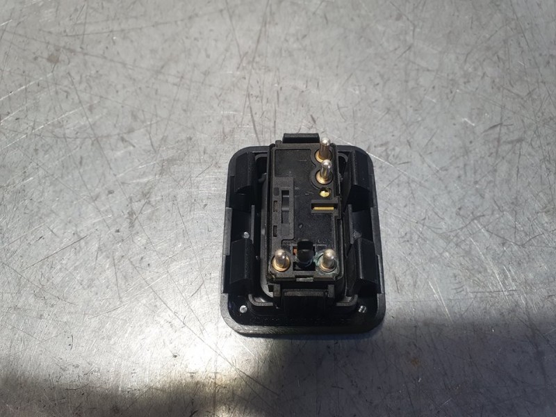 Recambio de mando elevalunas trasero izquierdo para mercedes-benz clase c (w202) berlina 250 diesel (202.125) referencia OEM IAM