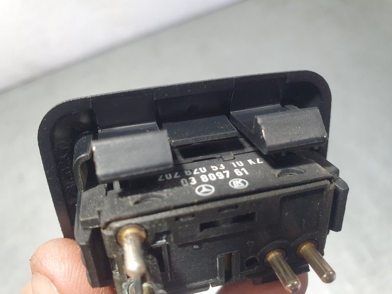 Recambio de mando elevalunas trasero izquierdo para mercedes-benz clase c (w202) berlina 250 diesel (202.125) referencia OEM IAM