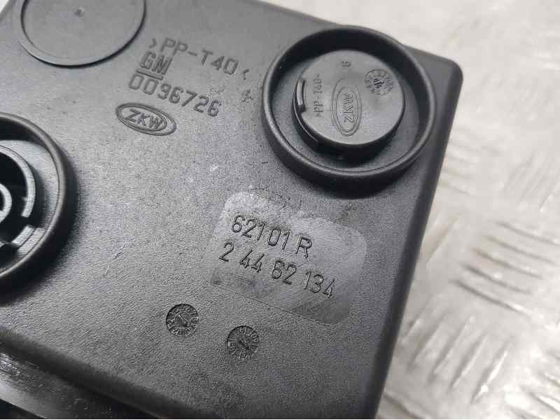 Recambio de faro antiniebla derecho para opel zafira b cosmo referencia OEM IAM 13261998 0096726 GM