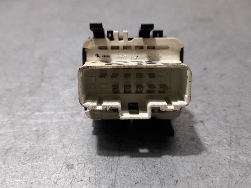 Recambio de mando elevalunas delantero izquierdo para renault clio iii dynamique referencia OEM IAM SIN REF  