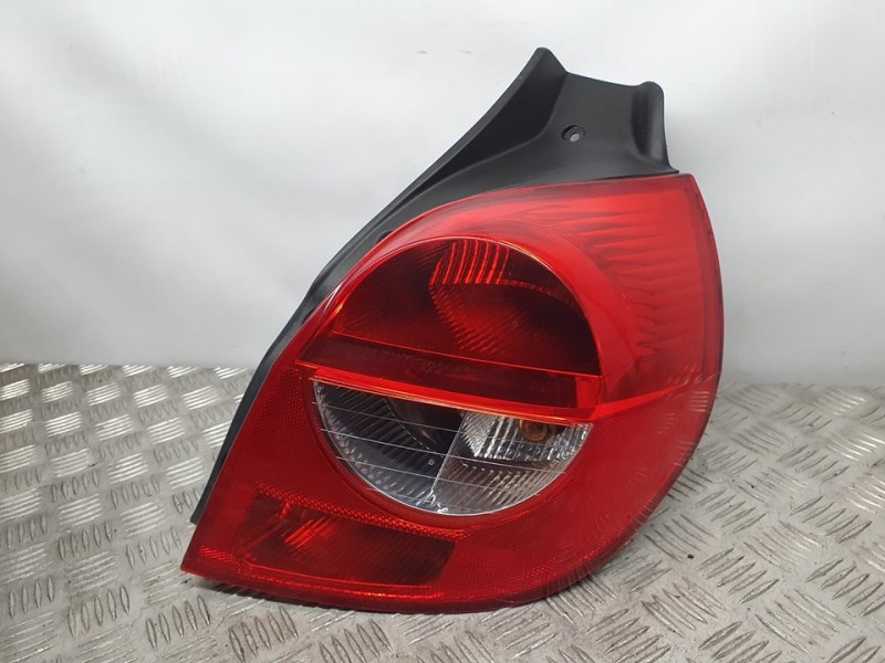 Recambio de piloto trasero derecho para renault clio iii dynamique referencia OEM IAM 8200828851H 13382F FARBA