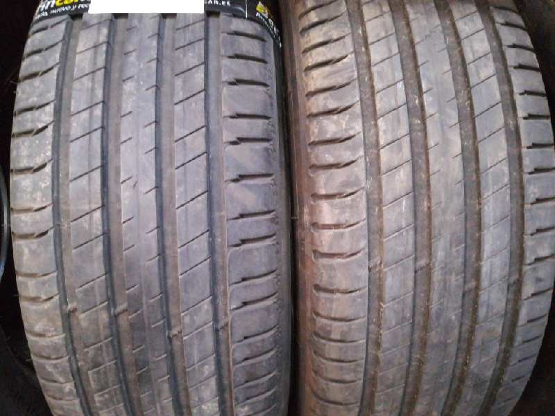 Recambio de neumatico pareja para neumaticos reutilizados - referencia OEM IAM 2456018105H 245/60/18/105H MICHELIN