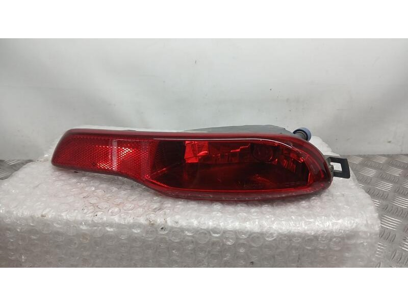 Recambio de piloto trasero derecho paragolpes para jeep cherokee limited 4x2 referencia OEM IAM 68102876a DAIOKU 29431b