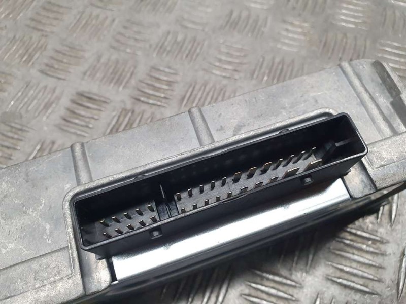 Recambio de amplificador radio para audi a4 ber. (b8) básico referencia OEM IAM 8T0035223AH 7203004003 