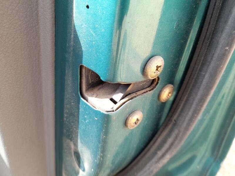 Recambio de cerradura puerta delantera derecha para daewoo kalos (klas) 1.4 referencia OEM IAM 96272639  