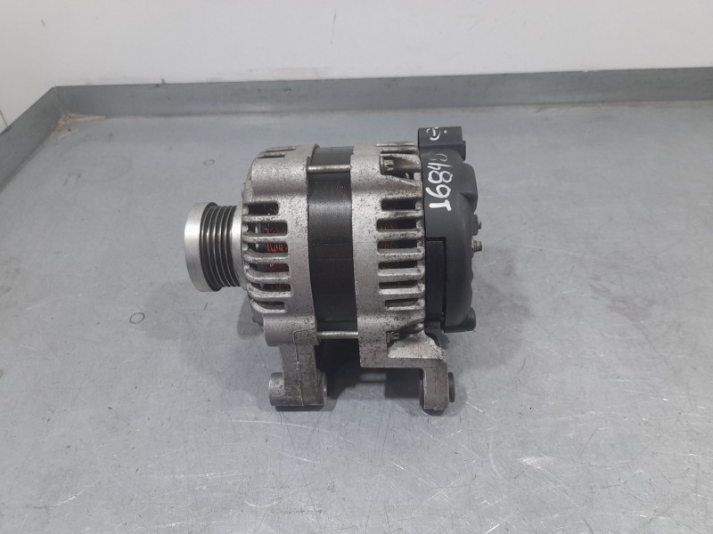 Recambio de alternador para opel astra j sedán 1.4 turbo (69) referencia OEM IAM 13581885 12M17 KDAC