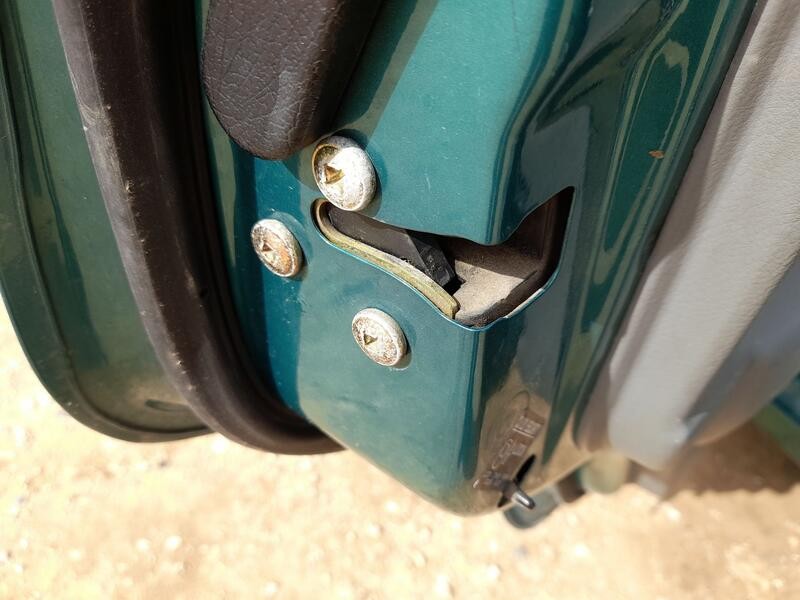 Recambio de cerradura puerta trasera izquierda para daewoo kalos (klas) 1.4 referencia OEM IAM 96260993  