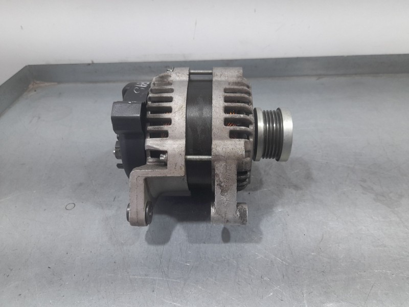 Recambio de alternador para opel astra j sedán 1.4 turbo (69) referencia OEM IAM 13581885 12M17 KDAC