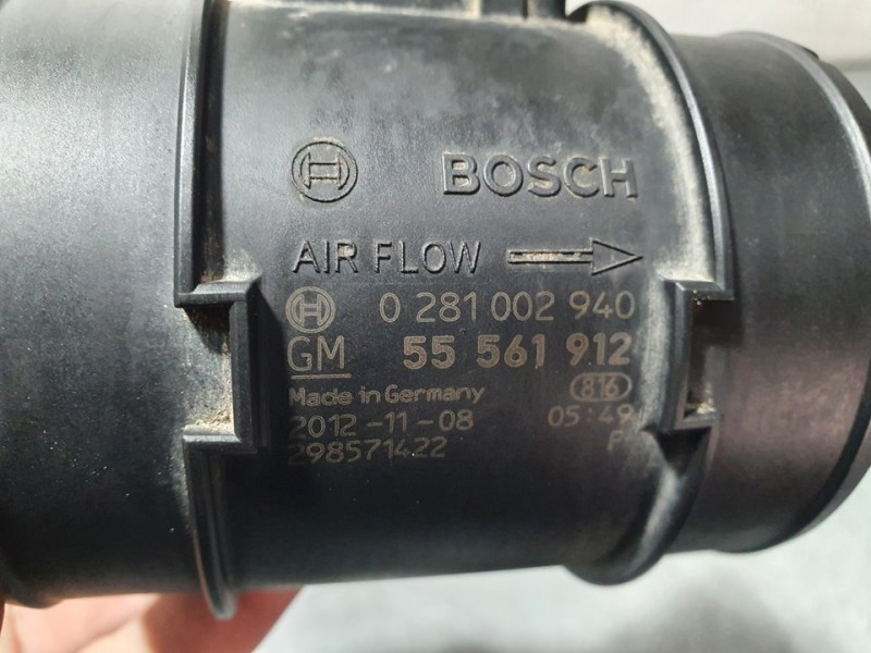 Recambio de caudalimetro para opel astra j sports tourer cosmo referencia OEM IAM 55561912 0281002940 BOSCH