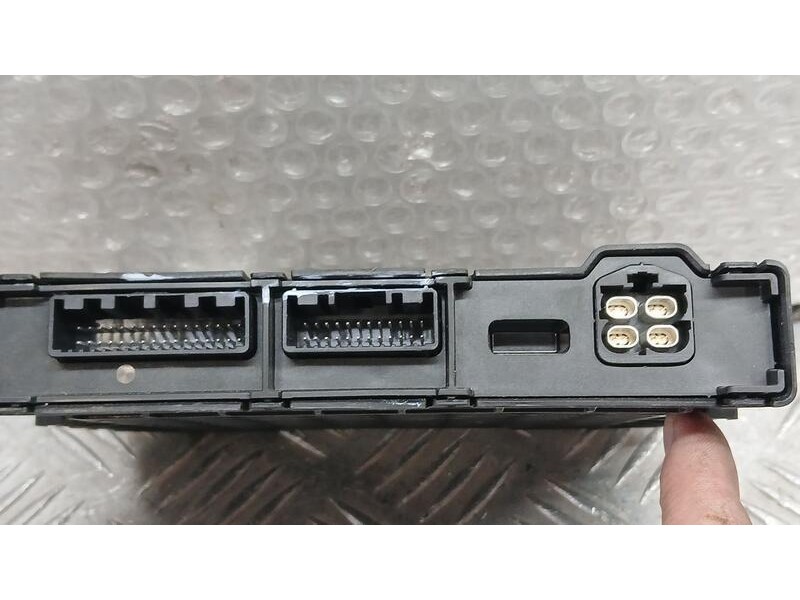 Recambio de modulo electronico para renault captur ii evolution referencia OEM IAM 284Z17873R  3330F00323