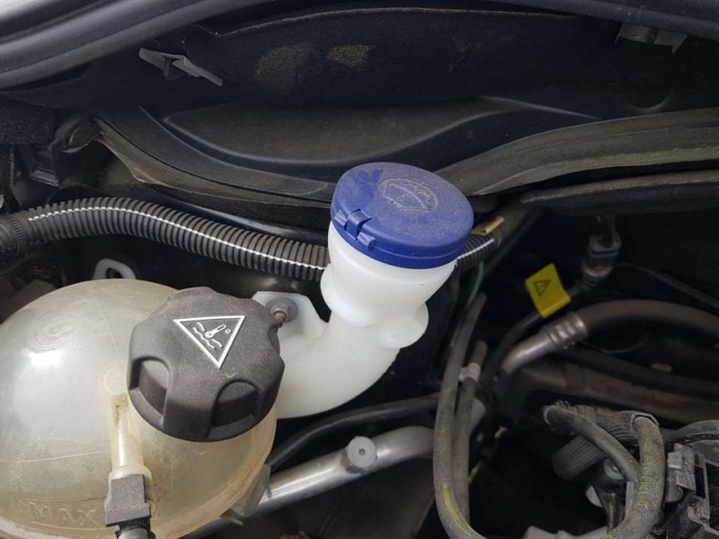 Recambio de deposito limpia para citroën c3 feel referencia OEM IAM 9844544180  