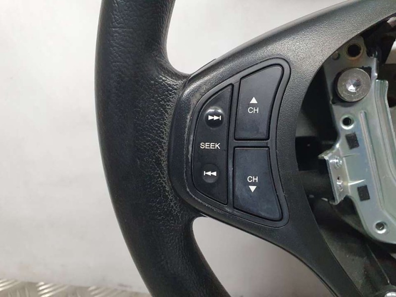 Recambio de volante para kia cee´d active referencia OEM IAM 561151H200  