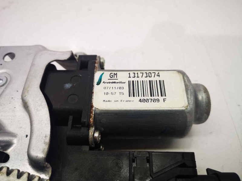 Recambio de elevalunas delantero derecho para opel corsa c 1.3 16v cdti cat (z 13 dt / ln9) referencia OEM IAM 13173074  6 PINS