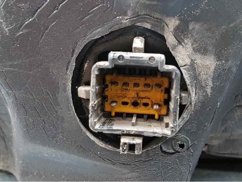 Recambio de retrovisor derecho para renault megane ii berlina 5p dynamique referencia OEM IAM  7 PINS ELECTRICO