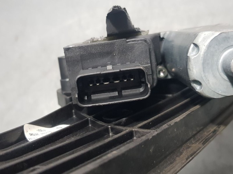 Recambio de elevalunas trasero derecho para ds 7 crossback grand chic referencia OEM IAM 9816733680  ELÉCTRICO 6 PINS